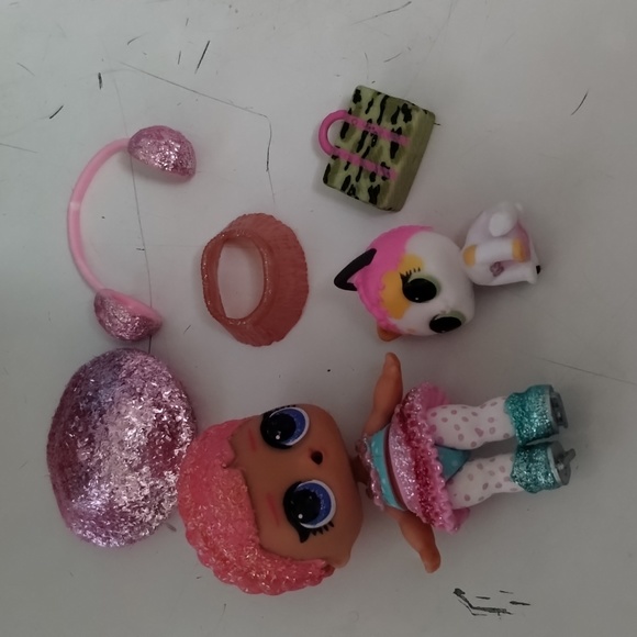 L.O.L 4-in-1 Glamper Fashion Camper With Accessories - Picture 5 of 16